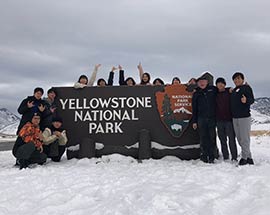 学科によっては海外への短期留学、視察などがカリキュラムに組み込まれています。